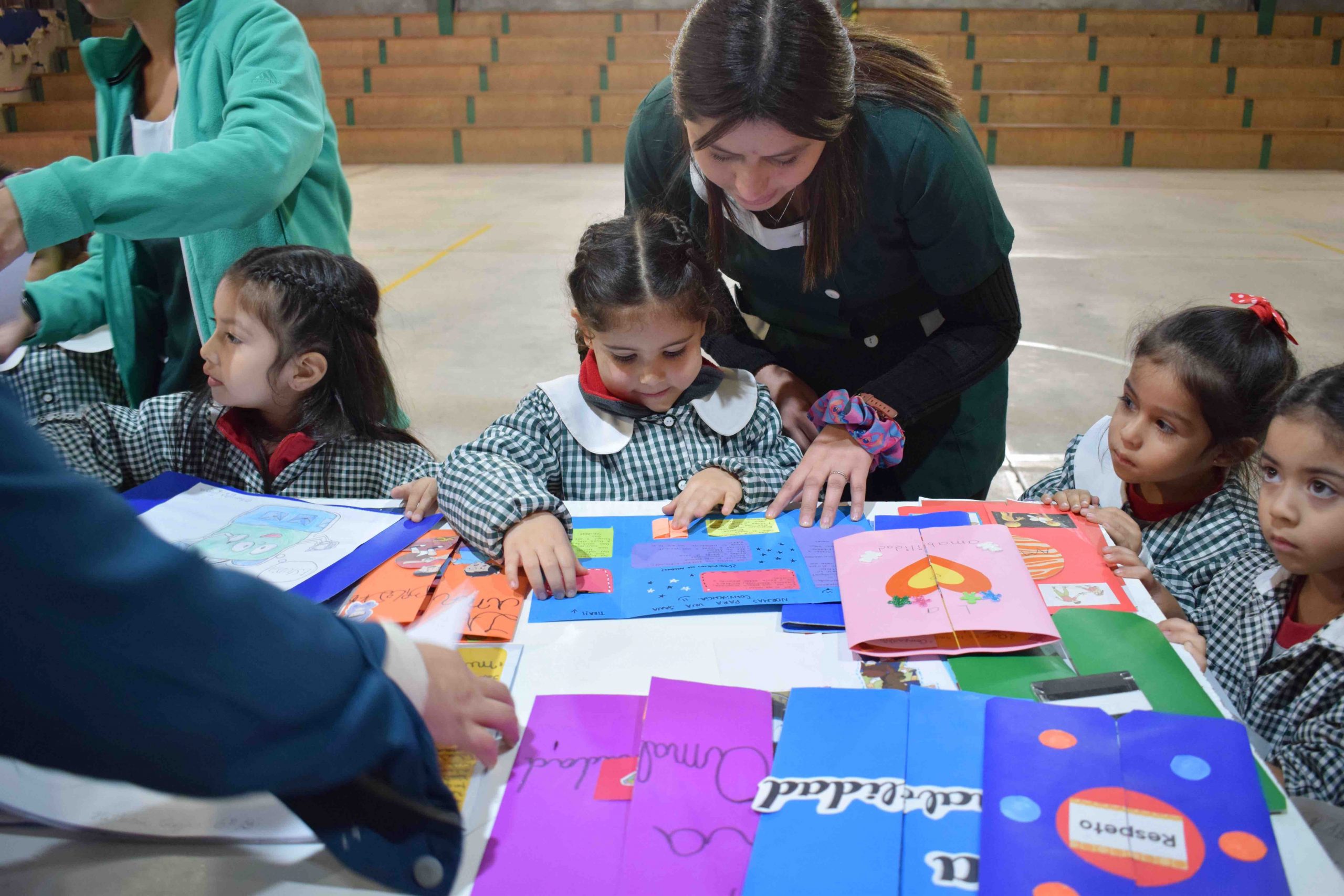 FERIA CONVIVENCIA ESCOLAR - Complejo Educacional Las Araucarias